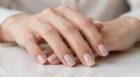popular short manicures trend