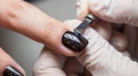 smoothing dark gel nails